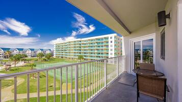 Condo, 2 Bedrooms | Property grounds