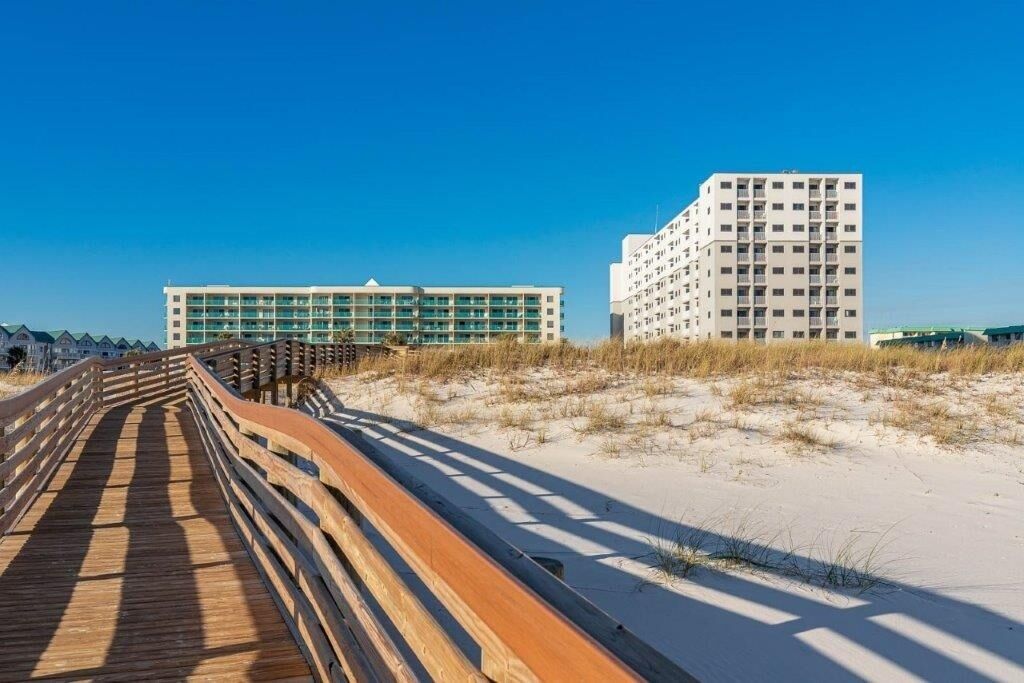 Condo, 2 Bedrooms | Property grounds