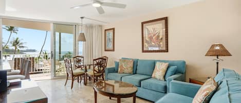 Condo, 2 Bedrooms | Living area