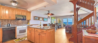 Puamana 272-3 presents a unique opportunity to experience oceanfront.