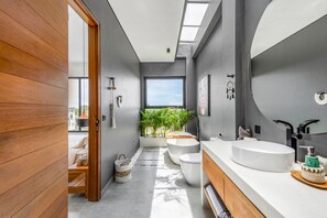 Shower, jetted bath, hair dryer, towels - Luxury 2BR Villa | Canggu center | private rooftop pool | 2 pools (Canggu)