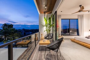 Property grounds - Luxury 2BR Villa | Canggu center | private rooftop pool | 2 pools (Canggu)