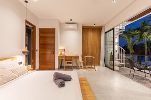 2 chambres, coffres-forts dans les chambres, fer et planche à repasser