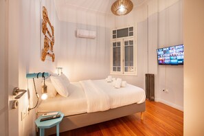 2 bedrooms, desk, iron/ironing board, free WiFi