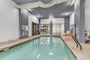 Piscina interna, piscina externa