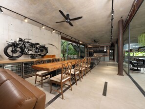 In-room dining - Palm Villa (Mang Yang)