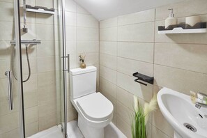 Douche, serviettes fournies