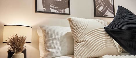 1 bedroom, bed sheets