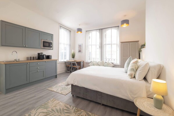 Schreibtisch, Bügeleisen/Bügelbrett, WLAN, Bettwäsche