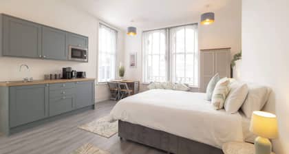 Host & Stay | Harbour Point