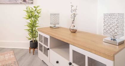 Host & Stay | The Crow's Nest