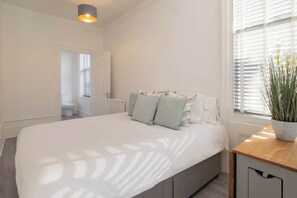1 bedroom, desk, iron/ironing board, WiFi - Host & Stay | Harbour Rest (Ramsgate)