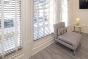 تلفزيون، مكتب