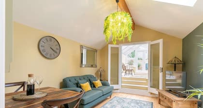 Host & Stay | The Hideaway