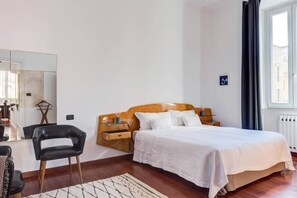 3 bedrooms, iron/ironing board, free WiFi, bed sheets - Glorious Whole | Trastevere ArtDesignApartments (Roma)