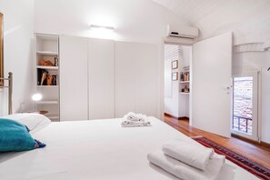 Apartment | 1 bedroom, iron/ironing board, cribs/infant beds, free WiFi - Venice Guggenheim Apt by Wonderful Italy (Venice)