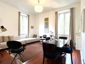 Interior - Glorioso Wood | Trastevere ArtDesignApartments (Roma)