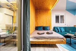 Fer et planche à repasser, lit parapluie, Wi-Fi, draps fournis