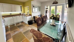 House, 3 Bedrooms, Accessible, Smoking | Dining room
