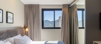 MHF II Apts Variados em Prédio com Vista para o Mar em Itapema