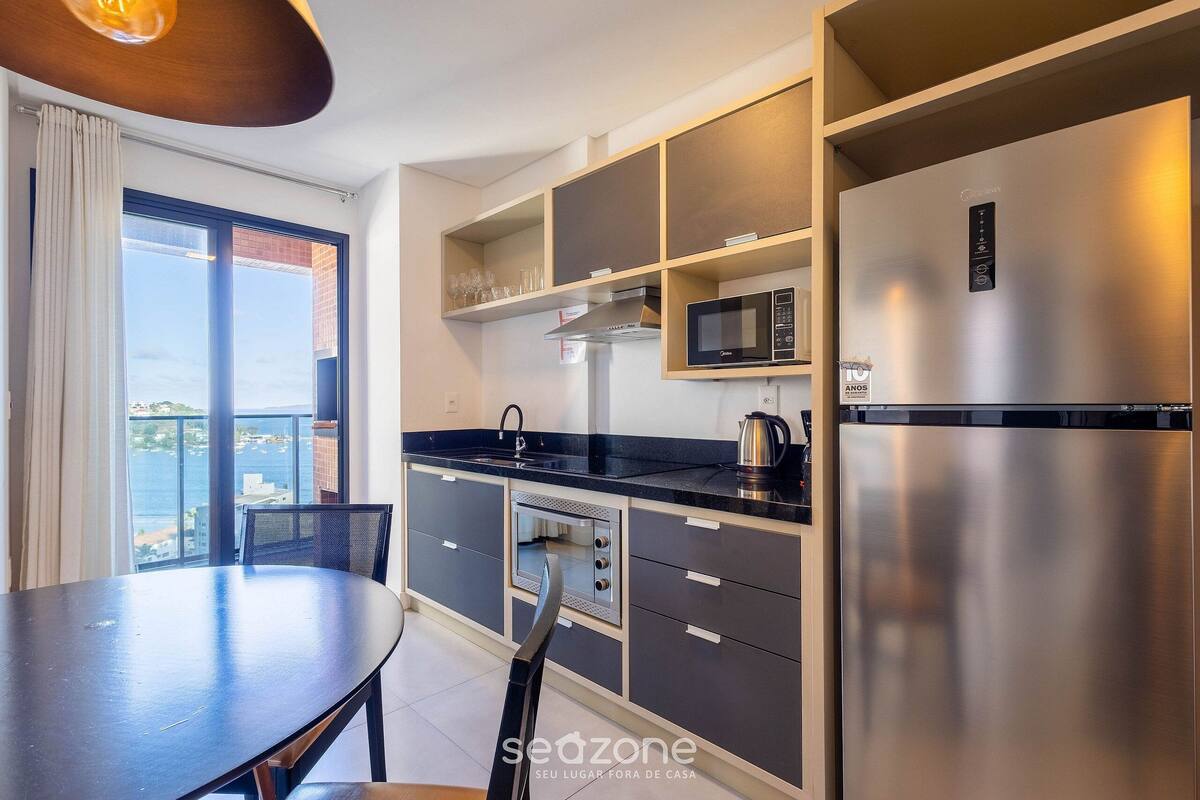 Apartamento básico | Cocina privada | Microondas, máquina de café espresso y hervidor eléctrico