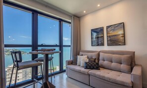 Basic Apartment | Living area