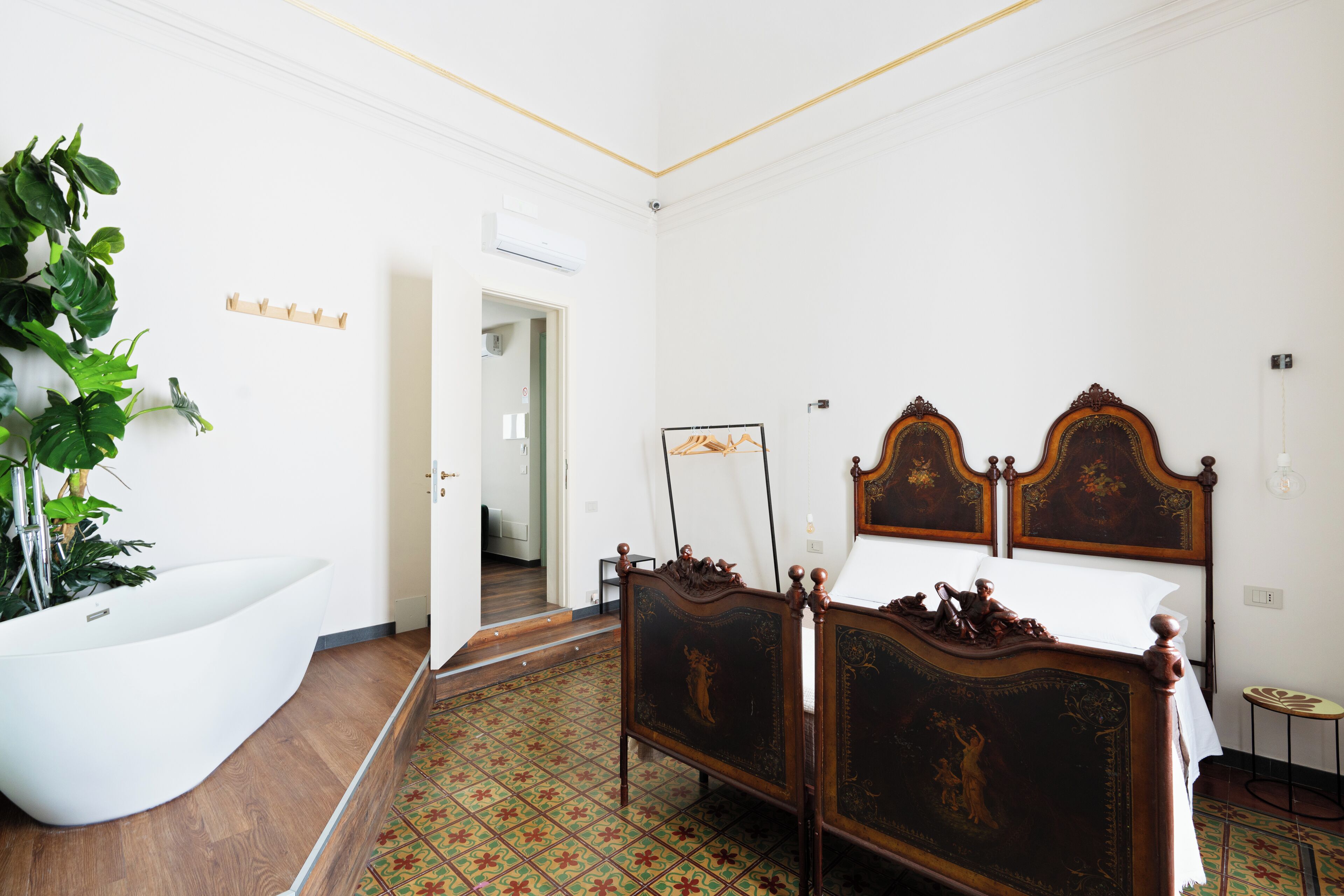 Photo - Holiday Lux Boutique Room