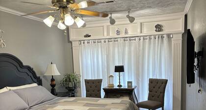 Cozy 1-bedroom apartment in pleasant Claremore with AC, WiFi