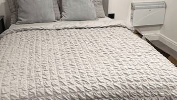 1 bedroom, in-room safe, iron/ironing board, WiFi