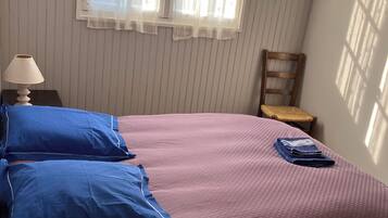 3 chambres, fer et planche Ă repasser, Wi-Fi, draps fournis