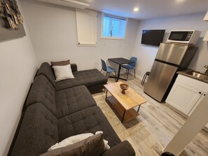 Smart TV - Diamond in Wine Country (St. Catharines)