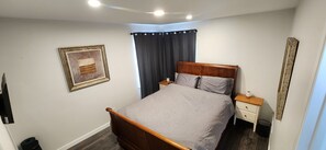 3 Schlafzimmer, Schreibtisch, Bügeleisen/Bügelbrett, WLAN