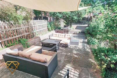 Colonial Luxe: Old Town w/ Firepit, Espresso Bar, Parking