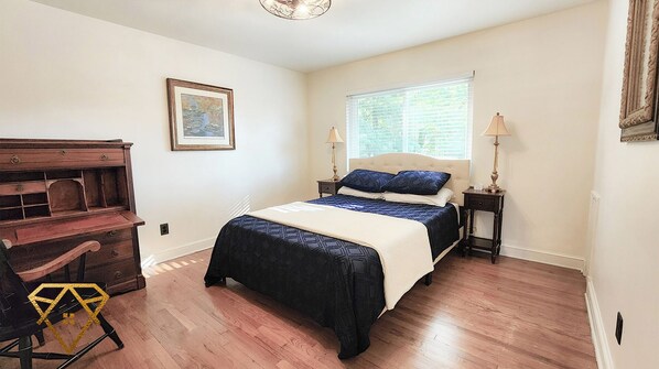 3 bedrooms, desk, iron/ironing board, WiFi