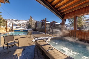 Bain à remous extérieur