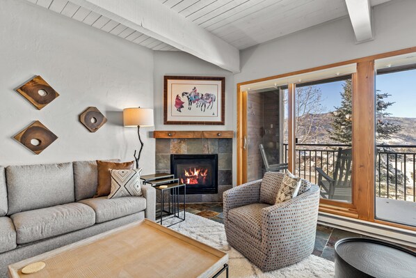 Télévision, cheminée