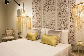 Superior Suite | In-room safe, laptop workspace, blackout drapes, iron/ironing board - Graffiti Suites Málaga (Málaga)