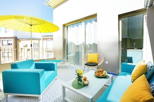 Loft | In-room safe, laptop workspace, blackout drapes, iron/ironing board
