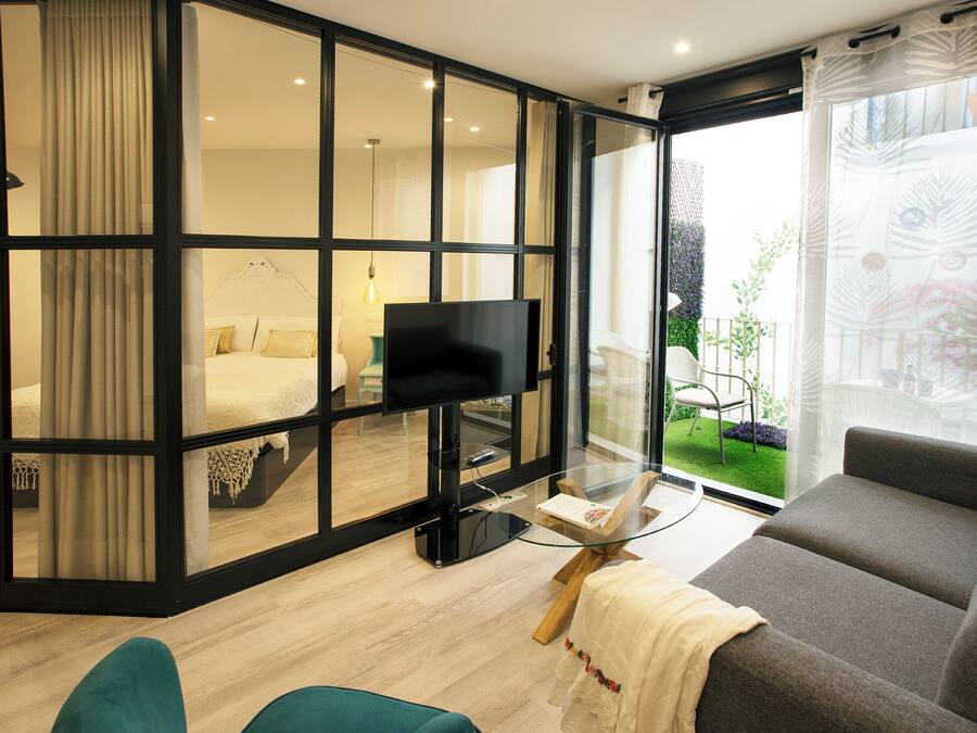 Superior Suite | In-room safe, laptop workspace, blackout drapes, iron/ironing board