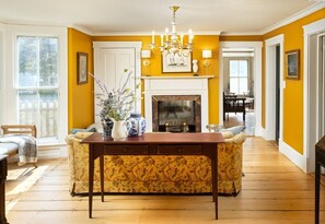 Televisor intel·ligent i llibres