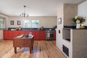 Frigorífic, microones, forn i placa de cuina