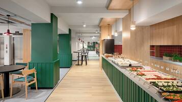 Daily buffet breakfast (PLN 50 per person)