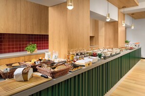 Daily buffet breakfast (PLN 50 per person)