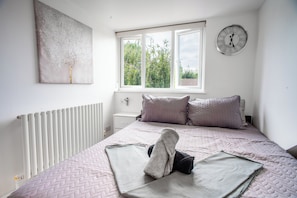 3 Schlafzimmer, Schreibtisch, Bügeleisen/Bügelbrett, WLAN