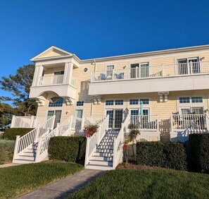 Exterior - Waterfront townhouse with great amenities (Ocean View)