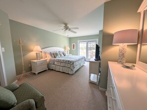 3 bedrooms, Internet - Waterfront townhouse with great amenities (Ocean View)