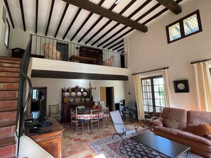 TV, stereo - La Familiale - Provencal house with swimming pool and breathtaking view of Gordes (Gordes)