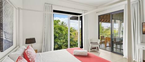 3 bedrooms, in-room safe, iron/ironing board, WiFi