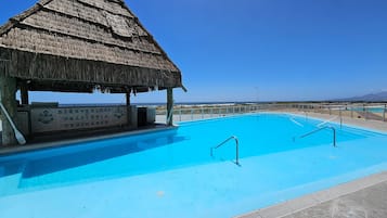 Basic Apartment | Pool | Seasonal outdoor pool
