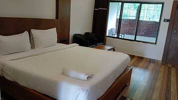 1 camera, una scrivania, Wi-Fi gratuito